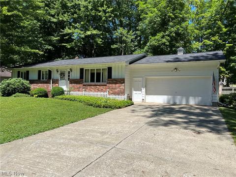 685 Tall Trees Dr, Ashtabula, OH 44004 photo 2