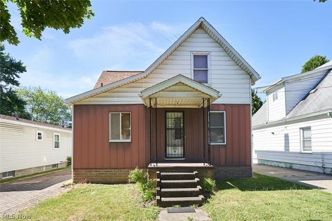 862 Independence Ave, Akron, OH 44310 photo 2