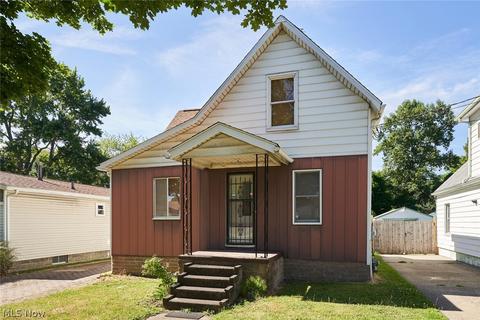 862 Independence Ave, Akron, OH 44310 photo 3