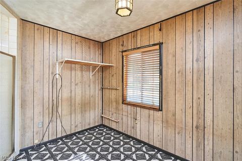 862 Independence Ave, Akron, OH 44310 photo 7