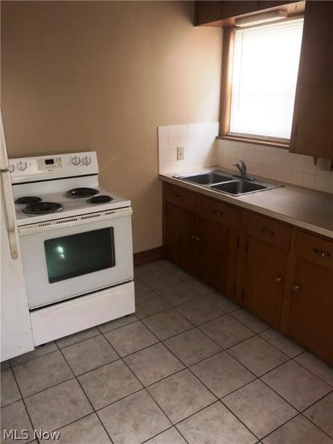 419 Broad Ave NW, Canton, OH 44708 photo 5