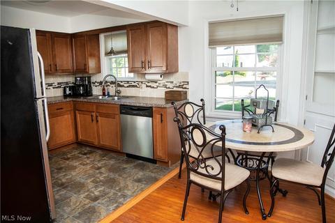 284 Oakley Ave, Youngstown, OH 44512 photo 12