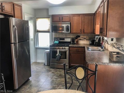284 Oakley Ave, Youngstown, OH 44512 photo 10