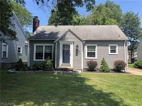 284 Oakley Ave, Youngstown, OH 44512 photo 1