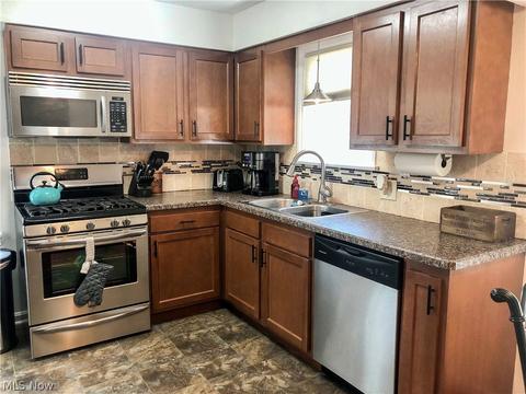 284 Oakley Ave, Youngstown, OH 44512 photo 9