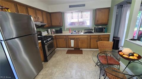571 Georgetown Ave, Elyria, OH 44035 photo 8