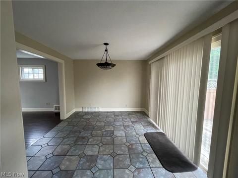 3323 Maplecrest Ave, Parma, OH 44134 photo 3