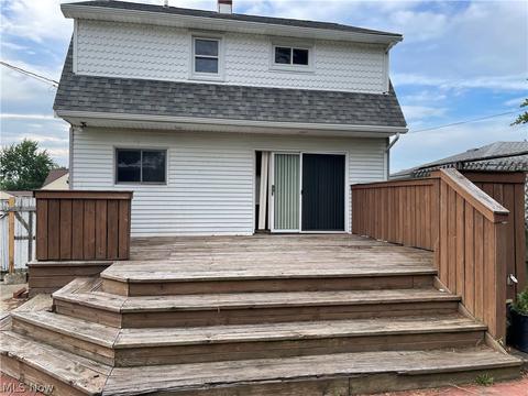 3323 Maplecrest Ave, Parma, OH 44134 photo 2
