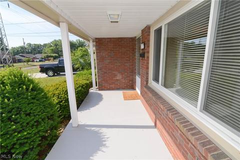 1141 Runge Ave, Struthers, OH 44471 photo 2
