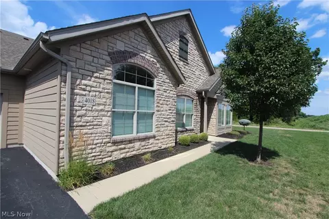 4018 Coventry Ln, Huron, OH 44839 photo 2