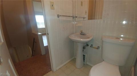 401 E 250th St, Euclid, OH 44132 photo 14