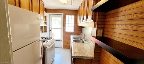 1002 Riverside Dr, Elyria, OH 44035 photo 4