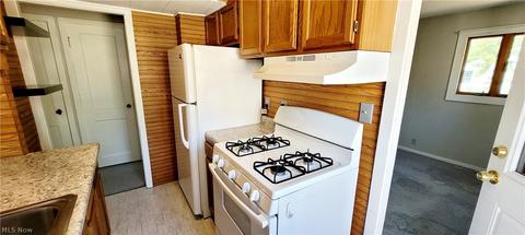 1002 Riverside Dr, Elyria, OH 44035 photo 2