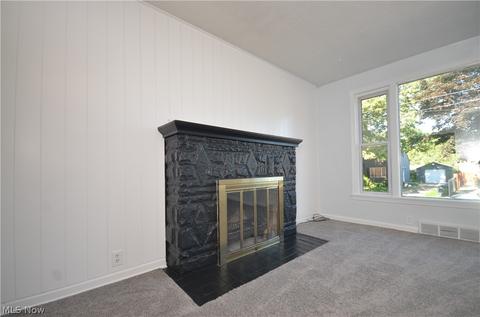 257 Prairie Dr, Akron, OH 44312 photo 4