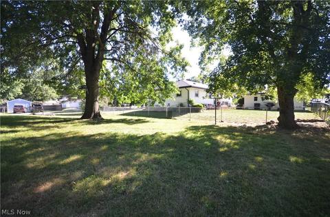 257 Prairie Dr, Akron, OH 44312 photo 2
