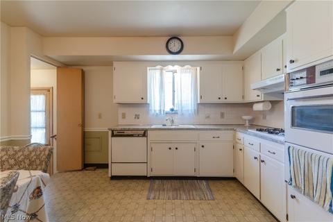 5449 E 141st St, Maple Heights, OH 44137 photo 7
