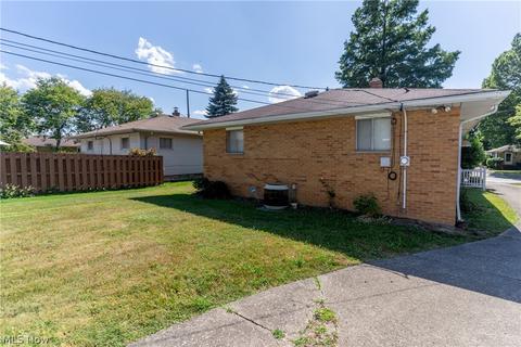 5449 E 141st St, Maple Heights, OH 44137 photo 3