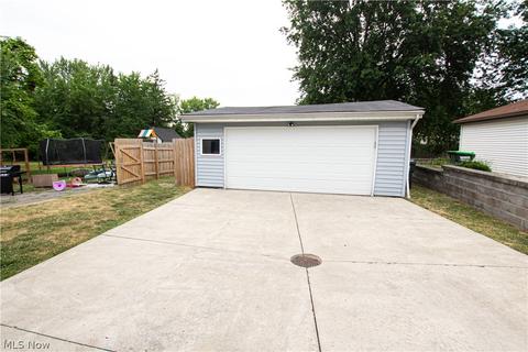 1819 Robindale St, Wickliffe, OH 44092 photo 31
