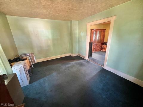 218 Winckles St, Elyria, OH 44035 photo 2