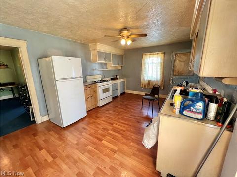218 Winckles St, Elyria, OH 44035 photo 7