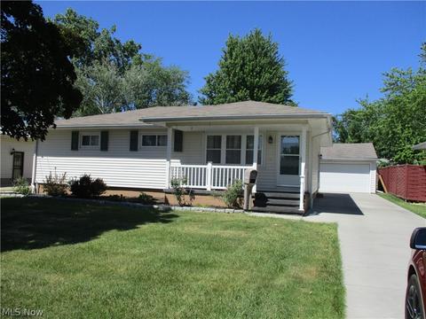 2208 Mark Dr, Lorain, OH 44052 photo 1