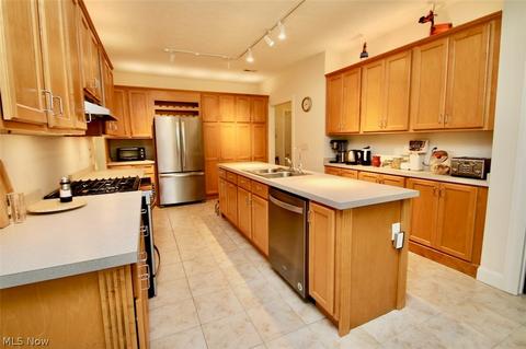 1541 Ashwood Dr, Saybrook, OH 44004 photo 8