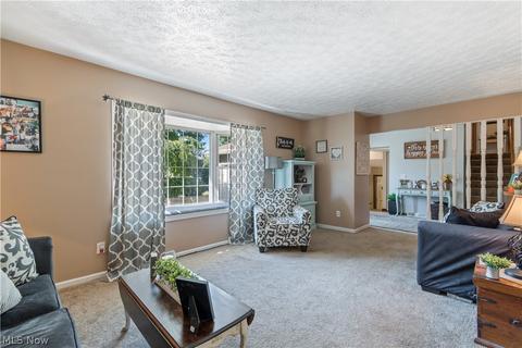 102 E 20th St, Dover, OH 44622 photo 5