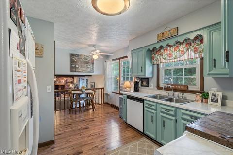 102 E 20th St, Dover, OH 44622 photo 7