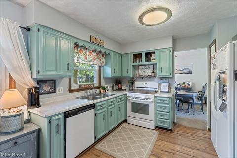 102 E 20th St, Dover, OH 44622 photo 9