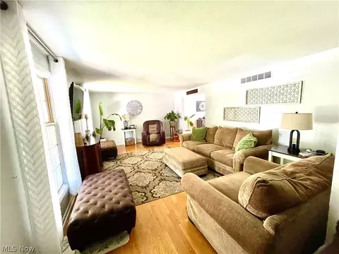 407 Colgate Ave, Elyria, OH 44035 photo 5