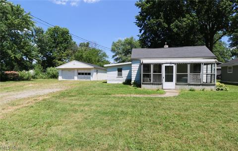 523 Wesley Ave, Elyria, OH 44035 photo 1