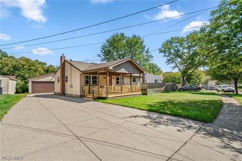 665 Beechview Dr, Akron, OH 44305 photo 23