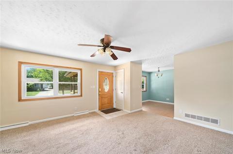 665 Beechview Dr, Akron, OH 44305 photo 4