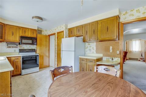 1873 E 36th St, Lorain, OH 44055 photo 3