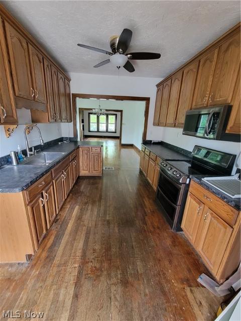 656 Grayton Rd, Berea, OH 44017 photo 3