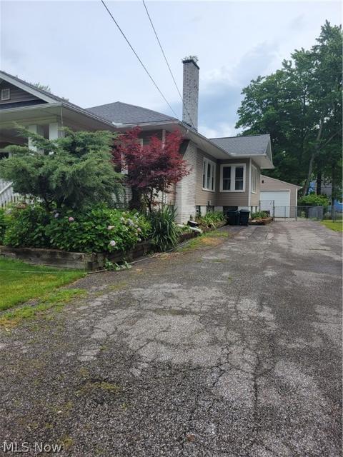 656 Grayton Rd, Berea, OH 44017 photo 2