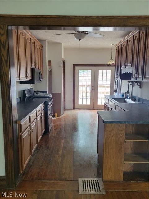 656 Grayton Rd, Berea, OH 44017 photo 4