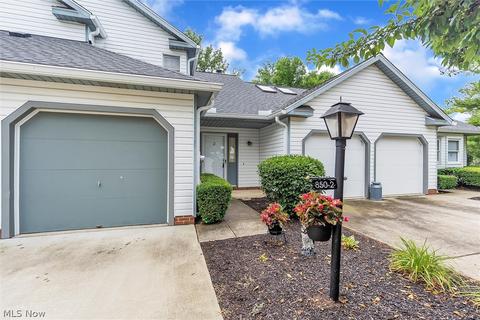 850 Hampton Cir #2, Aurora, OH 44202 photo 1