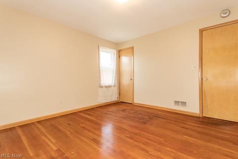 2207 E 290th St, Wickliffe, OH 44092 photo 12