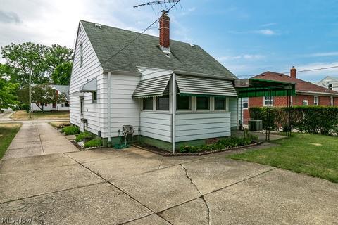2207 E 290th St, Wickliffe, OH 44092 photo 9