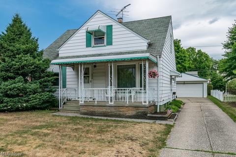 2207 E 290th St, Wickliffe, OH 44092 photo 3