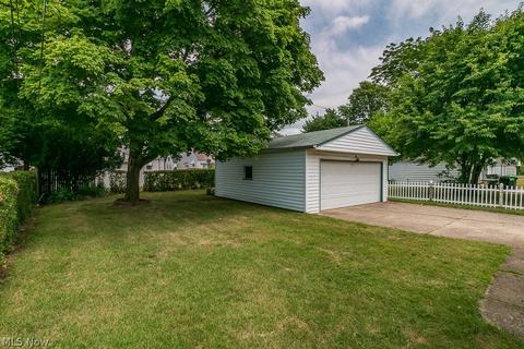 2207 E 290th St, Wickliffe, OH 44092 photo 7