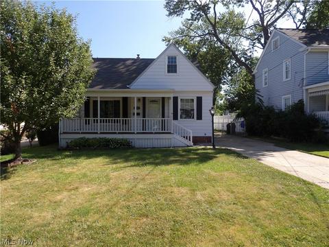 1725 Maple St, Wickliffe, OH 44092 photo 1