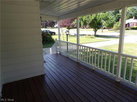 1725 Maple St, Wickliffe, OH 44092 photo 4