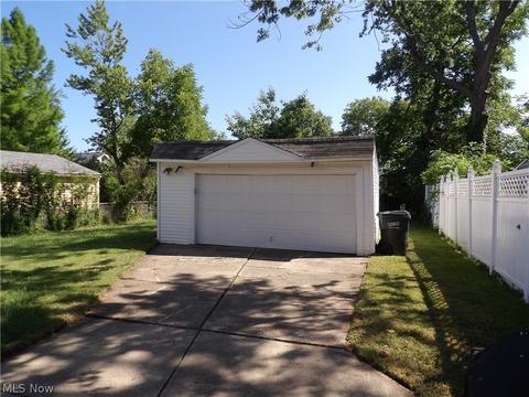 1725 Maple St, Wickliffe, OH 44092 photo 32