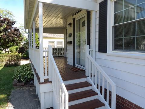 1725 Maple St, Wickliffe, OH 44092 photo 2