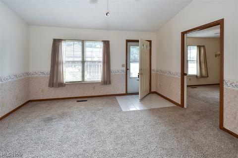 136 Bentley Dr, Elyria, OH 44035 photo 6