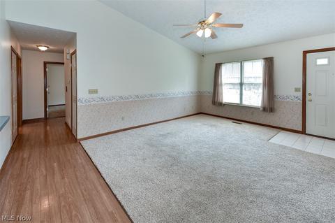 136 Bentley Dr, Elyria, OH 44035 photo 5