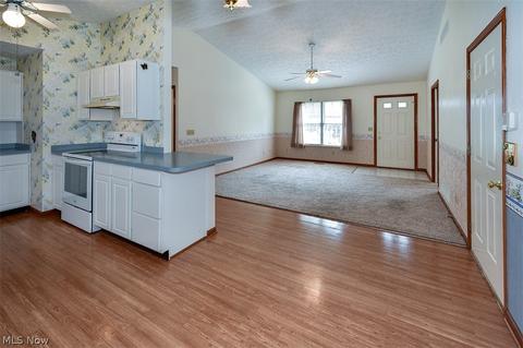 136 Bentley Dr, Elyria, OH 44035 photo 12