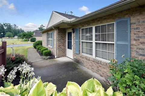 136 Bentley Dr, Elyria, OH 44035 photo 3
